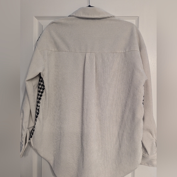 Blu Pepper houndstooth shacket - Picture 10 of 12